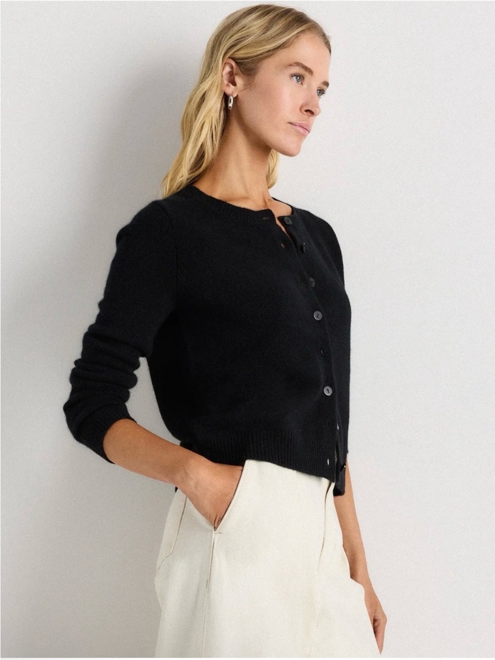 Quince Women’s Mongolian Cashmere Cropped Crew Cardigan Black large NWT - Picture 2 of 9